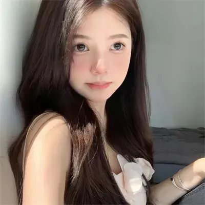 穿黑衣的女孩
